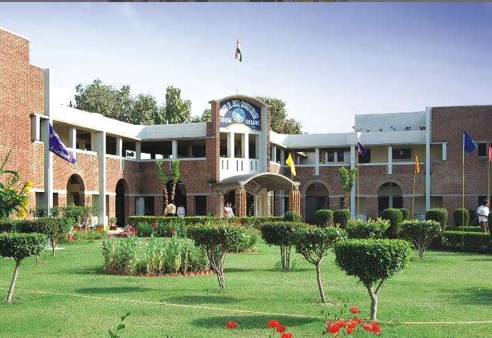 BL Jindal Suiwala College Bhiwani Academic Building photo 1