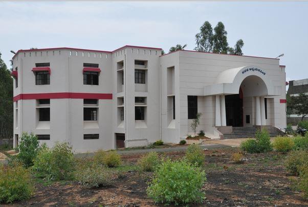 Karnatak University Dharwad Academic Building photo 4