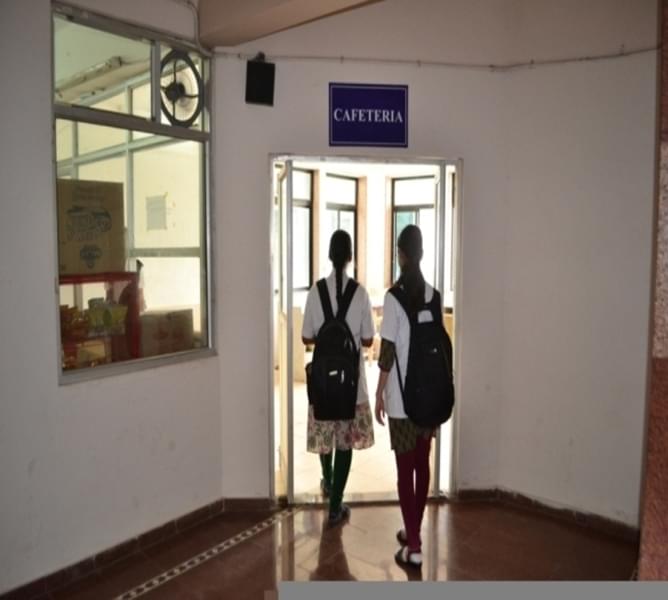 KM Shah Dental College and Hospital Vadodara Academic Building photo 2