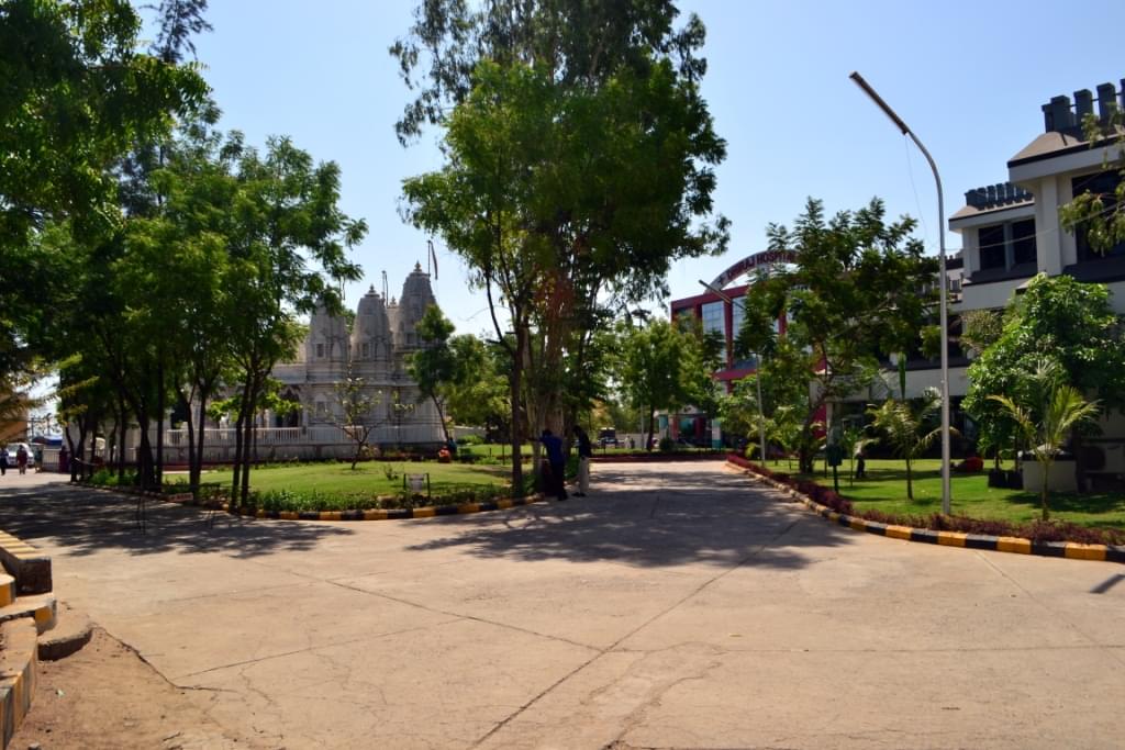 KM Shah Dental College and Hospital Vadodara Academic Building photo 5