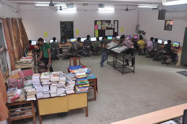 Sarvajanik College of Law Surat Infrastructure photo 4