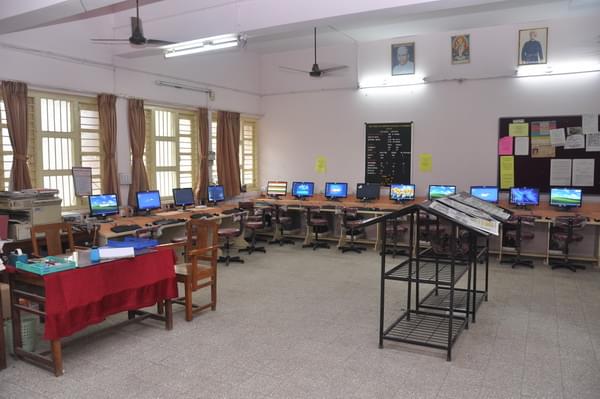 Sarvajanik College of Law Surat Infrastructure photo 5