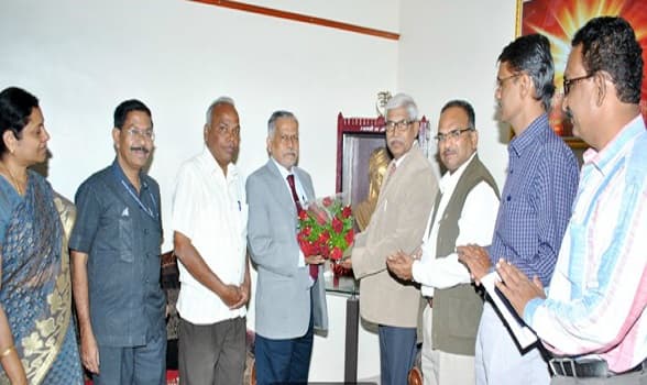 DAV Velankar College of Commerce Solapur Festival photo 3