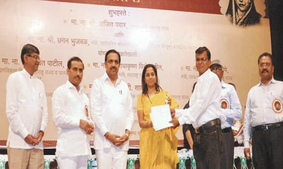 DAV Velankar College of Commerce Solapur Festival photo 5