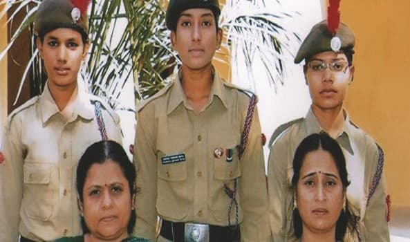 DAV Velankar College of Commerce Solapur Festival photo 9