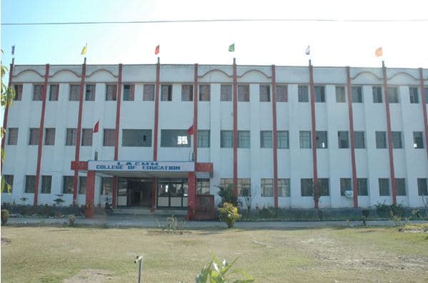 Lala Ami Chand Monga Memorial College of Education Ambala Building photo 1
