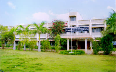 Smt. Chinnamma Basappa Patil Arts and Commerce College Chincholi Academic Building photo 1