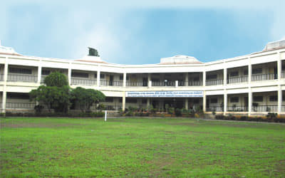 Smt. Chinnamma Basappa Patil Arts and Commerce College Chincholi Academic Building photo 2
