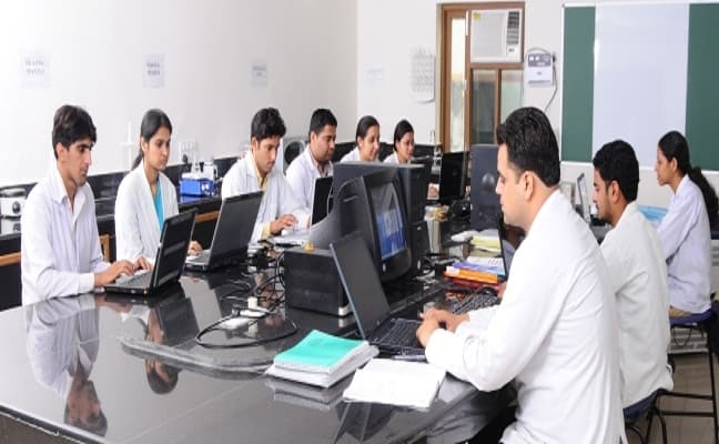 ISF College of pharmacy Moga Labs photo 2