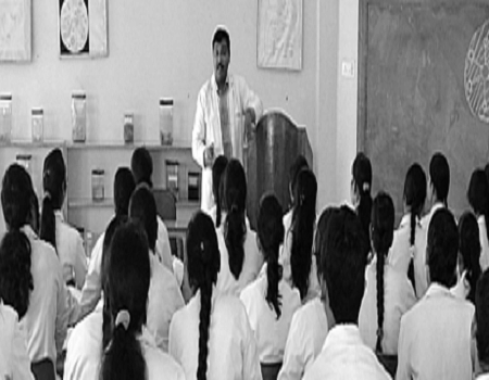 Chhattisgarh Dental College and Research Institute Rajnandgaon Academic Building photo 1