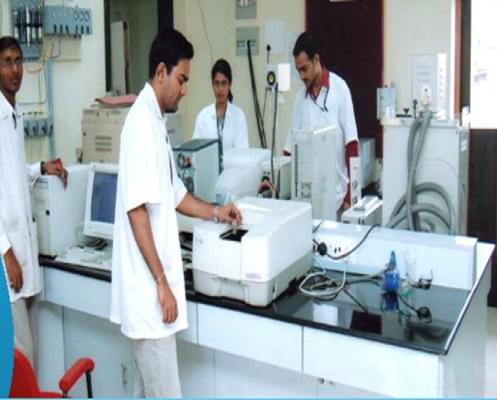 Principal K.M. Kundnani College of Pharmacy Mumbai Labs photo 1