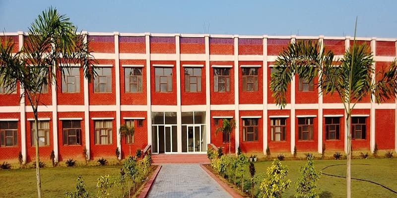 GN Girls College Patiala Academic Building photo 1