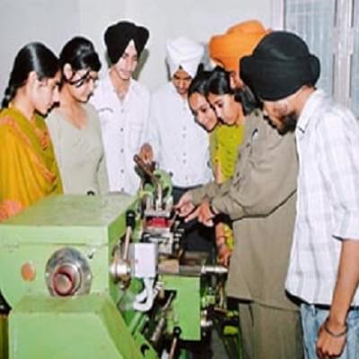 Global Group of Institutions Ropar Labs and Classroom photo 4