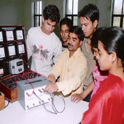 Global Group of Institutions Ropar Labs and Classroom photo 6