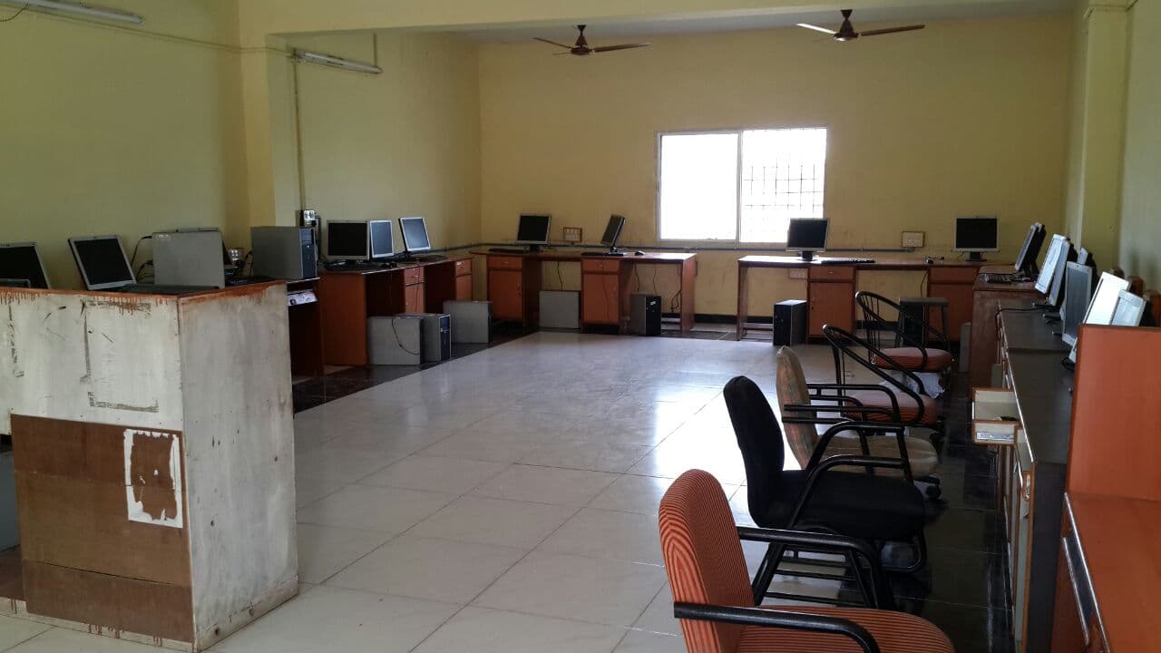 Om Institute of Technology Panchmahal Infrastructure photo 3