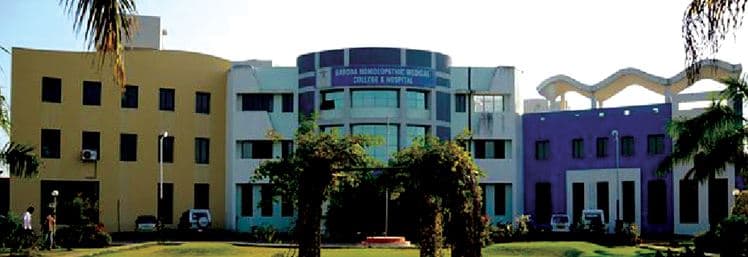 Baroda Homeopathic Medical College Vadodara Building photo 1