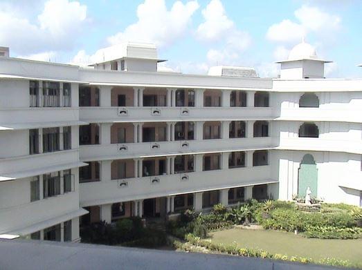 Sri R.K.M. Law College Chittoor Building photo 1