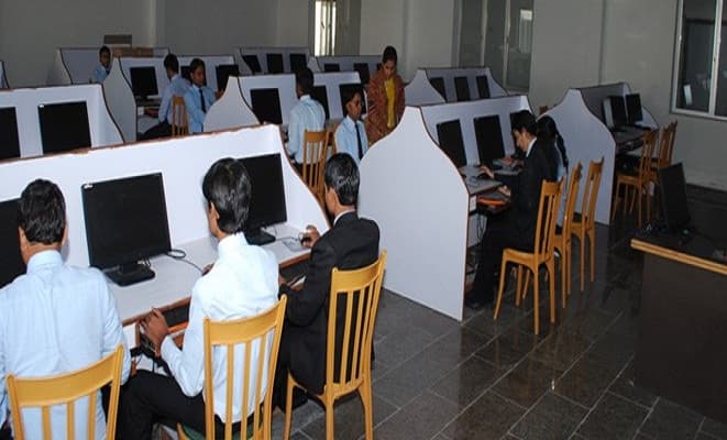 Deen Dayal Upadhyaya Institute of Management and Higher Studies Kanpur Lab and Library photo 1