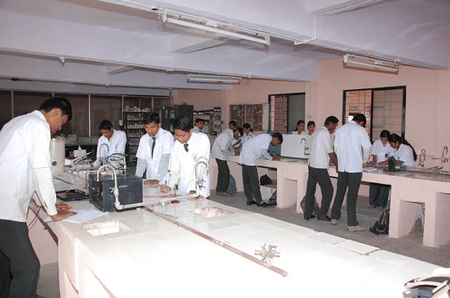 Dhule Charitable Society's Institute of Pharmacy College Images photo 2