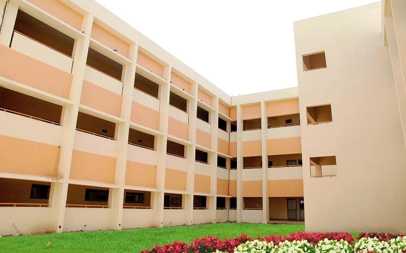 C.U. Shah College of Pharmacy and Research Wadhwan Academic Building photo 2