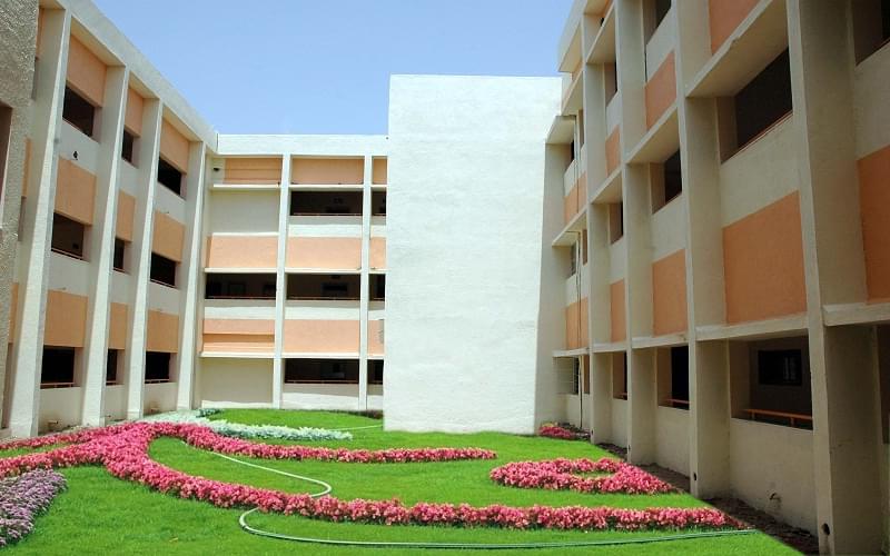 C.U. Shah College of Pharmacy and Research Wadhwan Academic Building photo 3