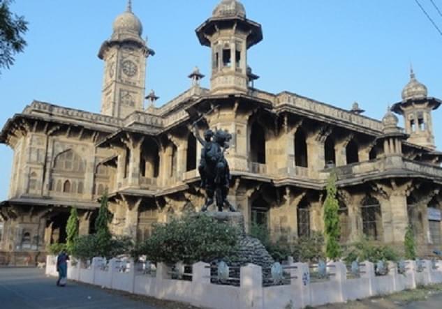 Maharani Laxmi Bai Government College of Excellence Gwalior College Images photo 3