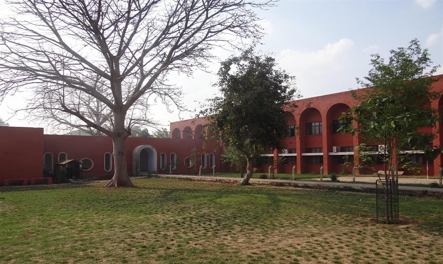 FGM Government College Hisar Academic Building photo 3