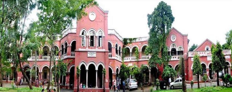 M.T.B. Arts College Surat Buildings photo 1