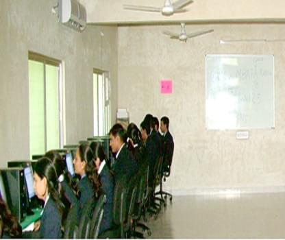 HN Shukla College of Management Studies Rajkot Infrastructure photo 2