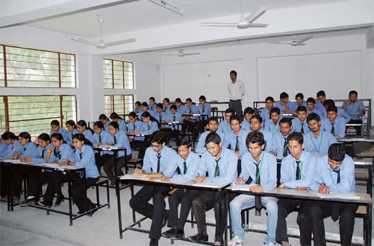 Himachal Institute of Pharmaceutical Education and Research Hamirpur Academic Building and Classroom photo 2