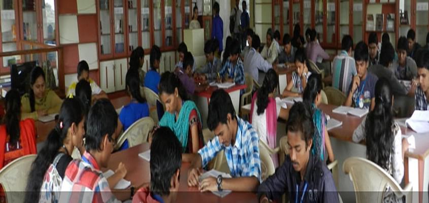 Ideal College of Pharmacy Thane Library and Labs photo 1