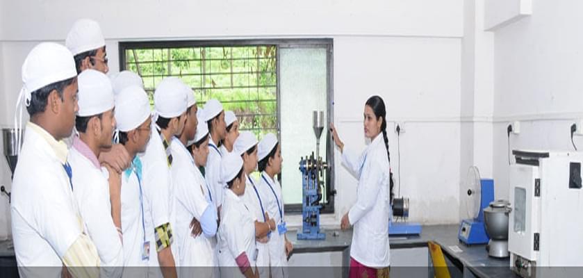 Ideal College of Pharmacy Thane Library and Labs photo 2