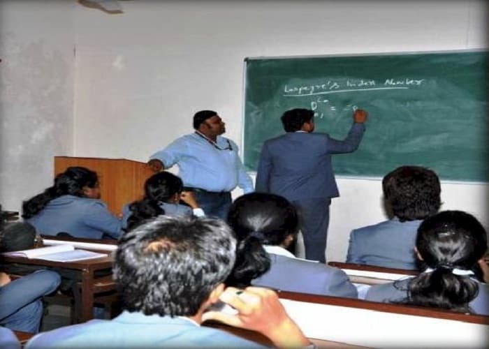 DAV School of Business Management Bhubaneswar Academic Building and Infrastructure photo 2