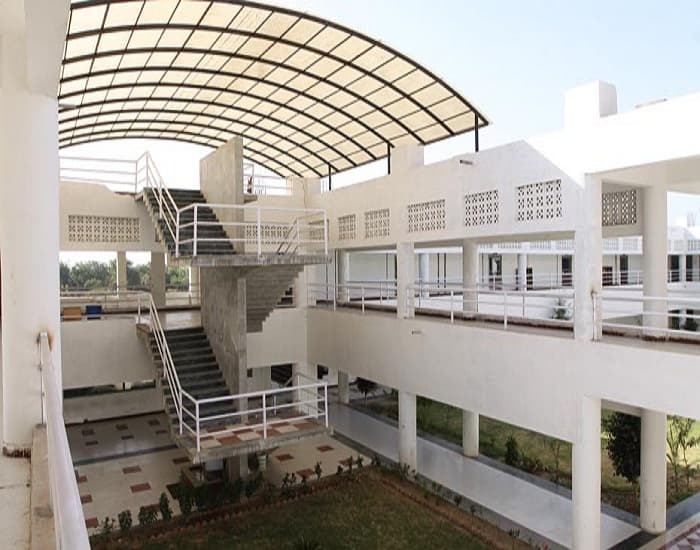 Manish Institute of Computer Studies Mehsana Academic Building photo 3