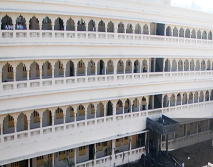 Maharashtra Institute of Medical Sciences and Research Latur Academic Building photo 1