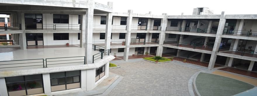 Mehsana Urban Institute of Sciences Academic Building photo 3