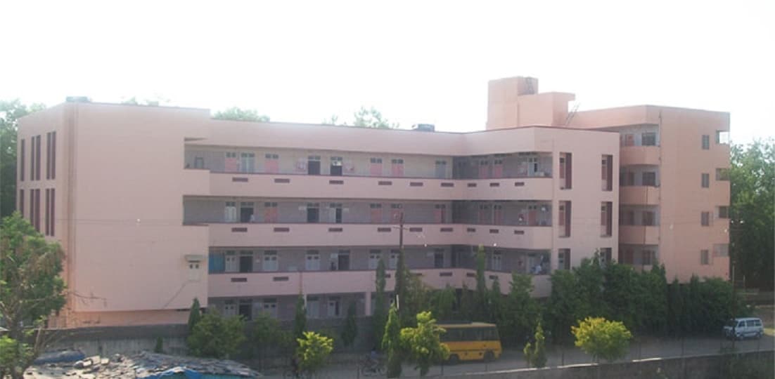 Shri Mahalaxmi Mahila Homoeopathic Medical College Vadodara College Images photo 2