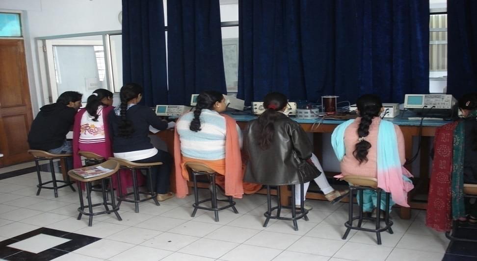 Lyallpur Khalsa College Jalandhar Labs photo 6