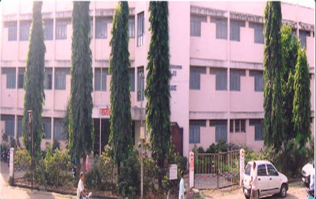 Shahaji Law College Kolhapur Academic Building photo 1