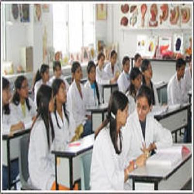 Shoolini Institute of Life Sciences and Business Management Solan Labs and Library photo 1