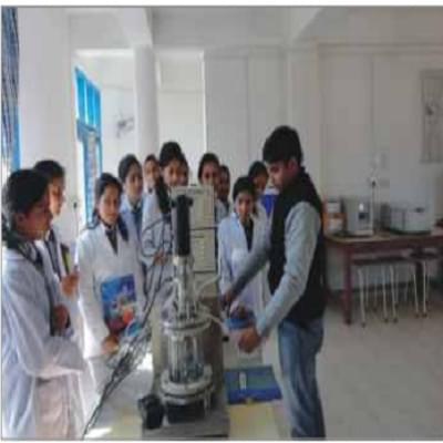 Shoolini Institute of Life Sciences and Business Management Solan Labs and Library photo 4