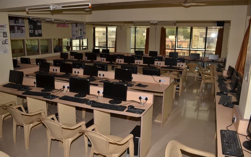 Vidyasagar Infotech College Jamnagar Labs and Library photo 2