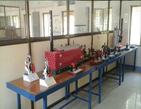 Shree Swaminarayan Institute of Technology Gandhinagar Academic Building photo 5