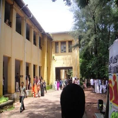 Government Brennen College Dharmadam Thalasery Academic Building photo 1