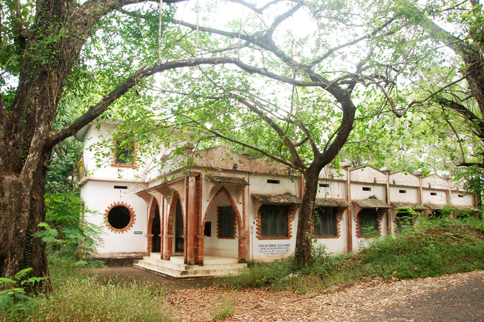 Krishna Menon Memorial Govt. Women's College Kannur Buildings photo 1