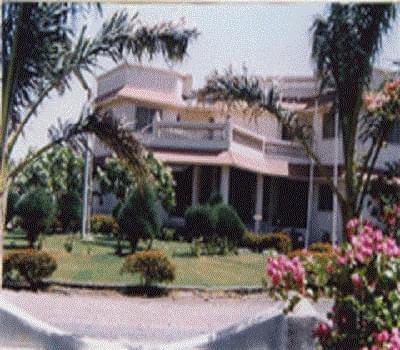 Shree HN Shukla BEd College Rajkot Campus photo 1