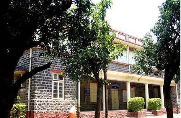 Gokhale Education Society's HPT Arts and RYK Science College Nashik Academic Building photo 4
