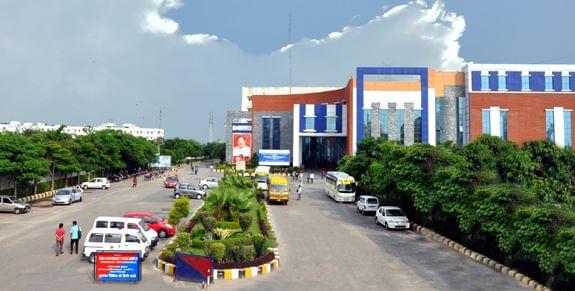 SRM University Ghaziabad Campus Building photo 2