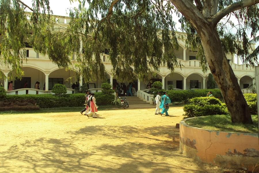 SJMV BAJSS Arts and Commerce College for Women Ranibennur Academic Building photo 1
