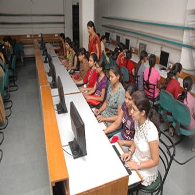 PCM SD College for Women Jalandhar Labs and Library photo 1